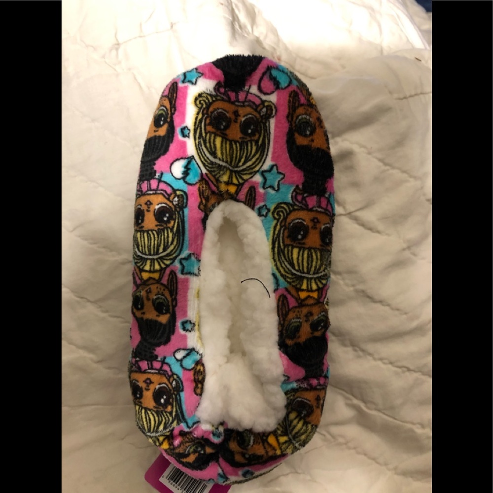 Girls lol surpise fuzzy Babbage slippers shoe size m/l 13-4
